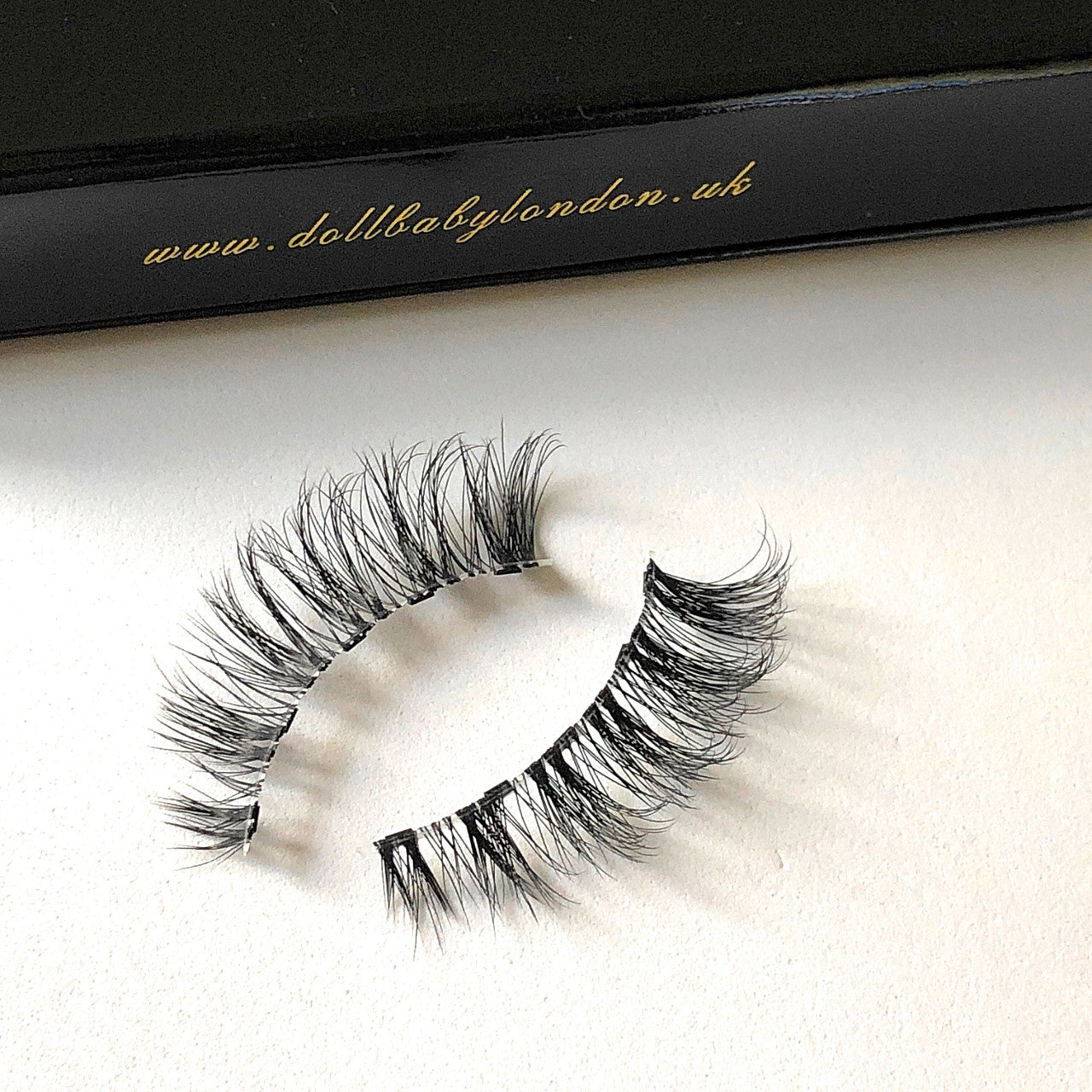 Marbella' Magnetic Eyelashes - Faux Mink Clear Band Wispies